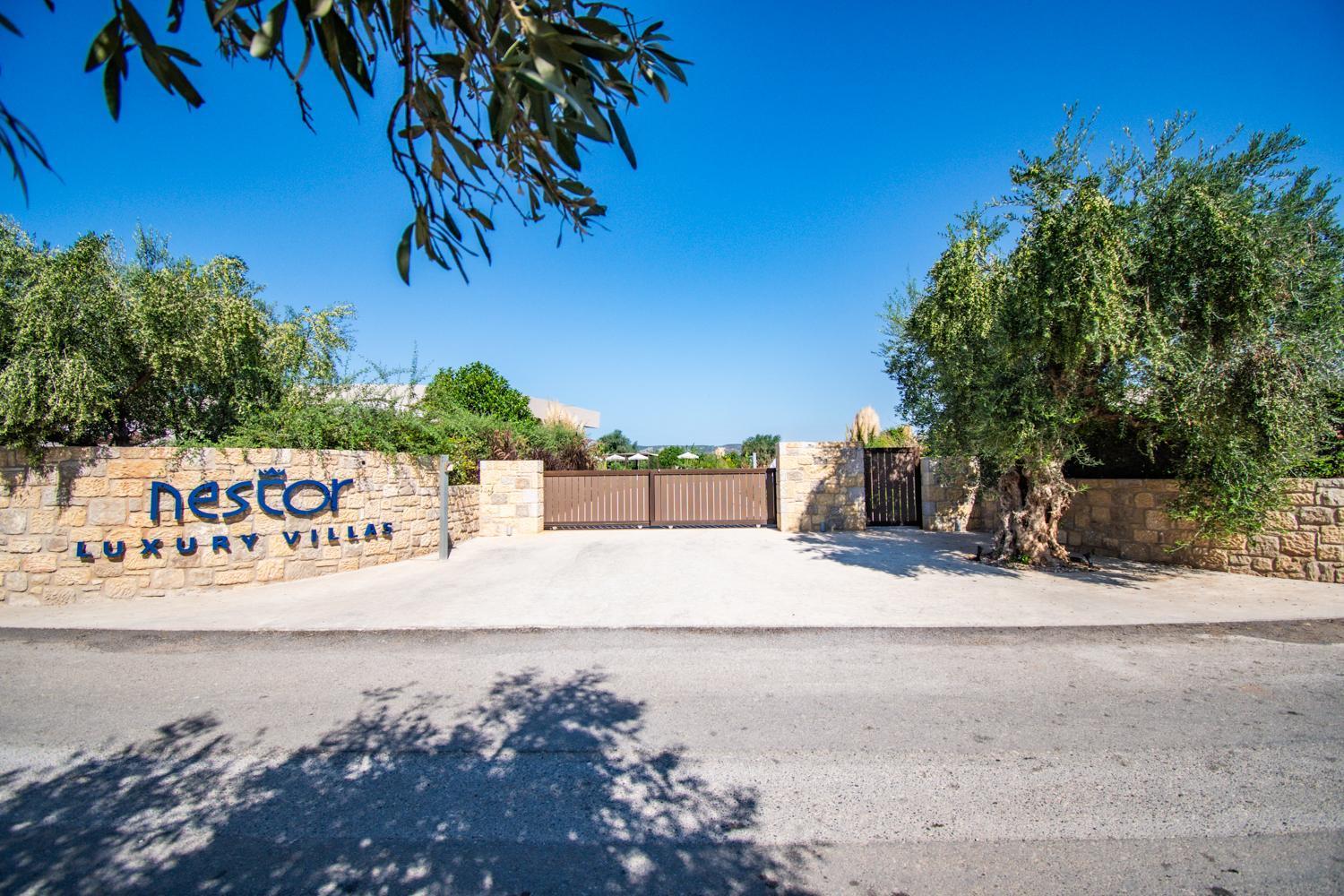 Nestor Luxury Villas Romanos  Esterno foto
