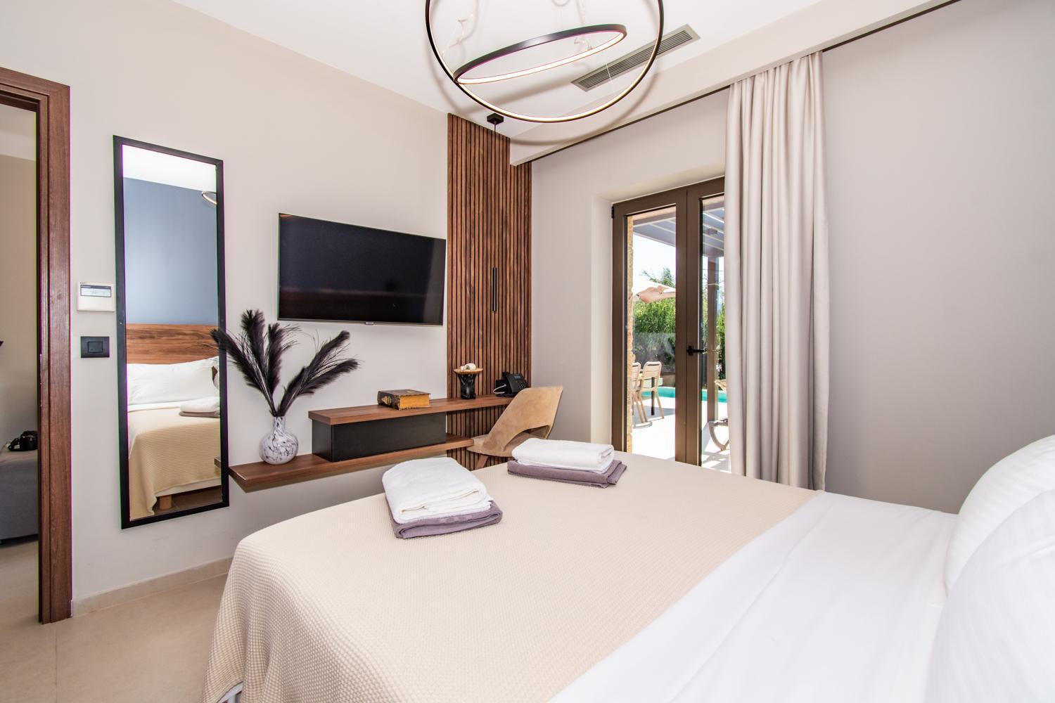 Nestor Luxury Villas Romanos  Esterno foto
